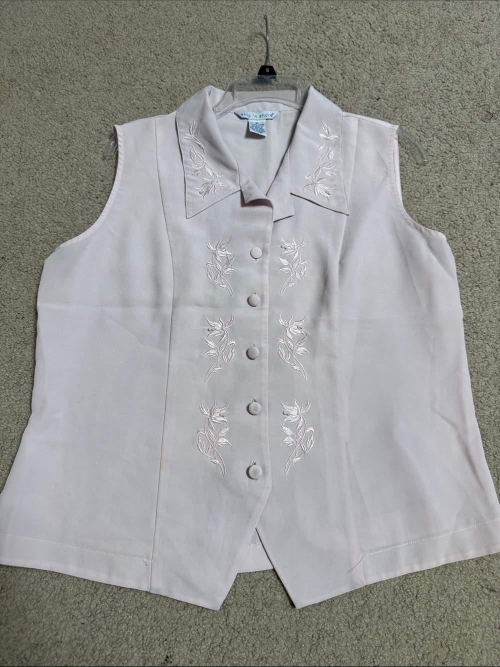 Sleeveless Embroidered Button-Front Blouse - Light Pink